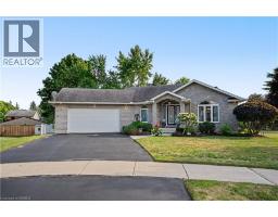 8 UPTON Court, Ayr, Ontario