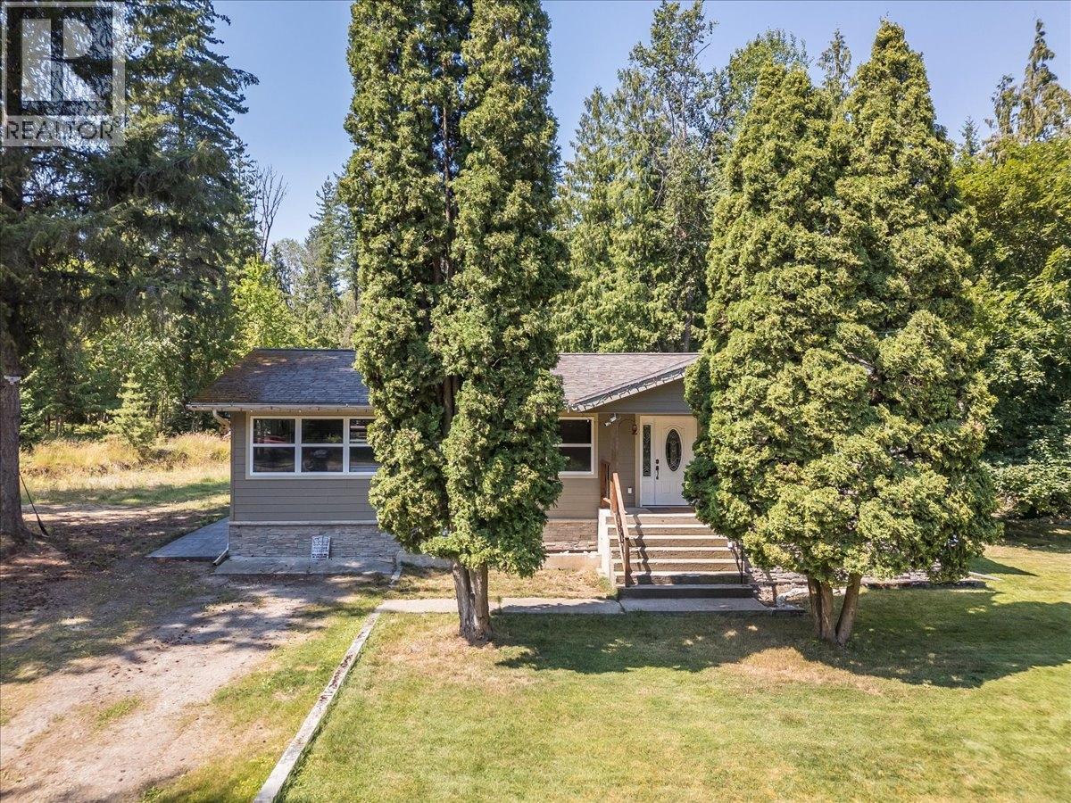 6010 Harrop-Procter Road, Nelson, British Columbia  V1L 6P7 - Photo 2 - 10365212
