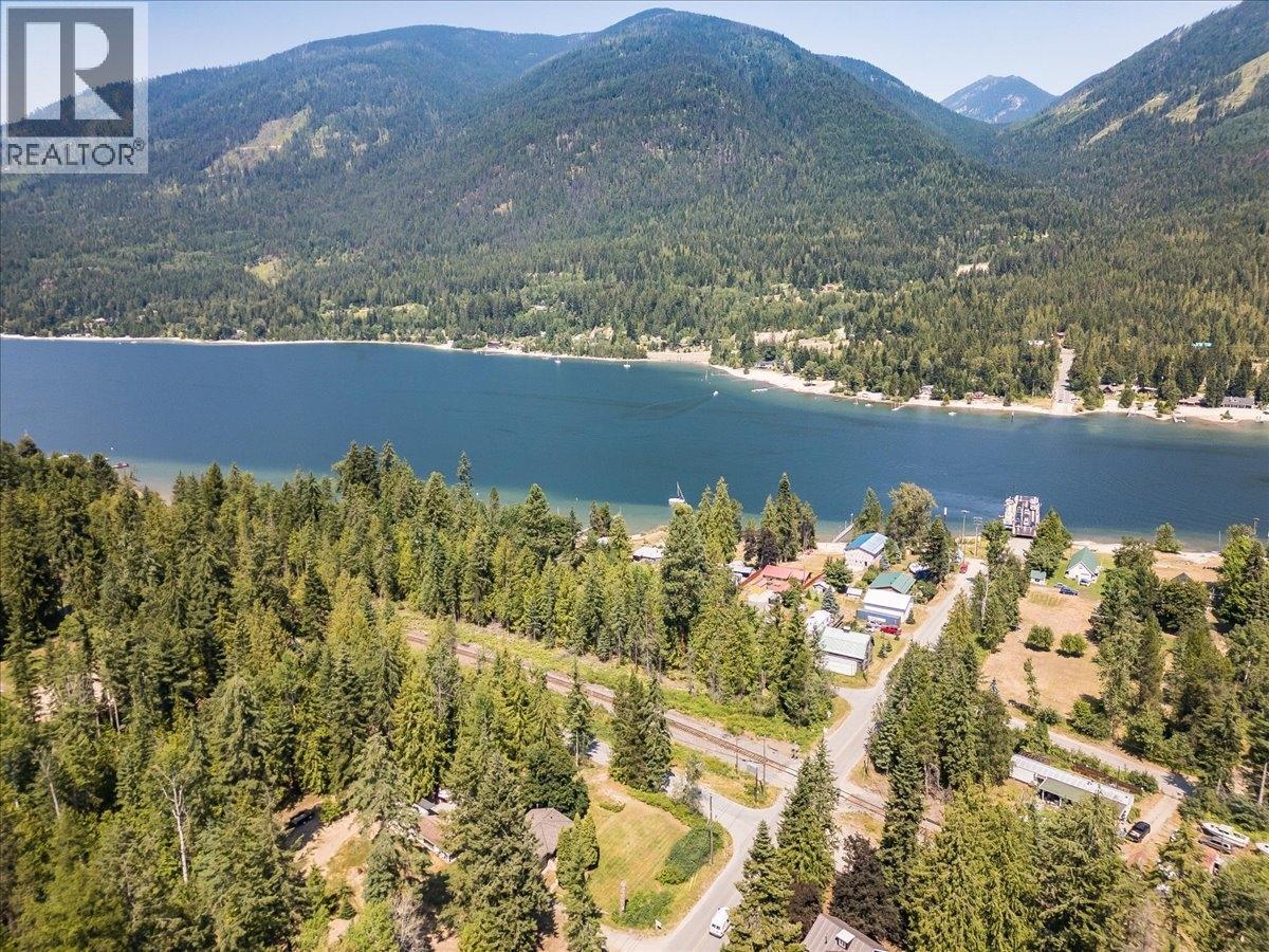 6010 Harrop-Procter Road, Nelson, British Columbia  V1L 6P7 - Photo 6 - 10365212