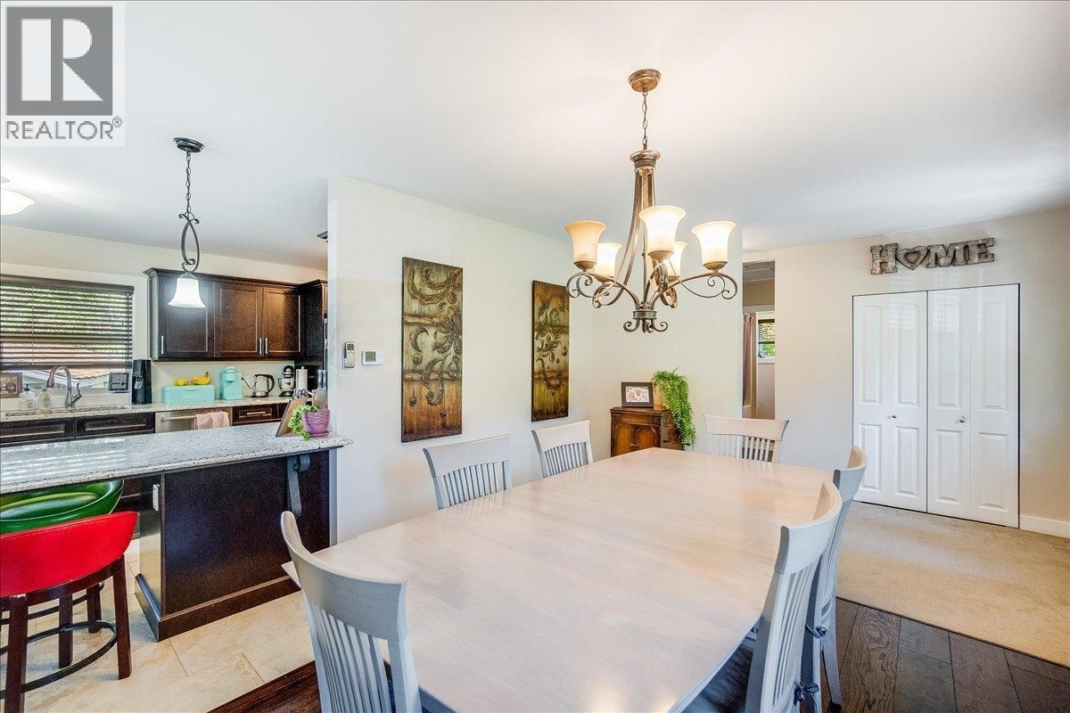 6010 Harrop-Procter Road, Nelson, British Columbia  V1L 6P7 - Photo 12 - 10365212