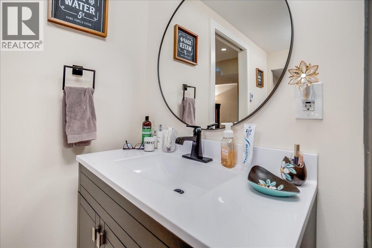 6010 Harrop-Procter Road, Nelson, British Columbia  V1L 6P7 - Photo 45 - 10365212