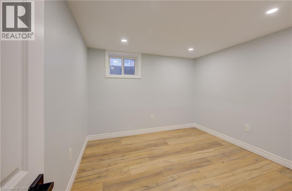 21 Fairview Avenue Unit# Basement, Kitchener, Ontario  N2H 3E7 - Photo 13 - 40838493