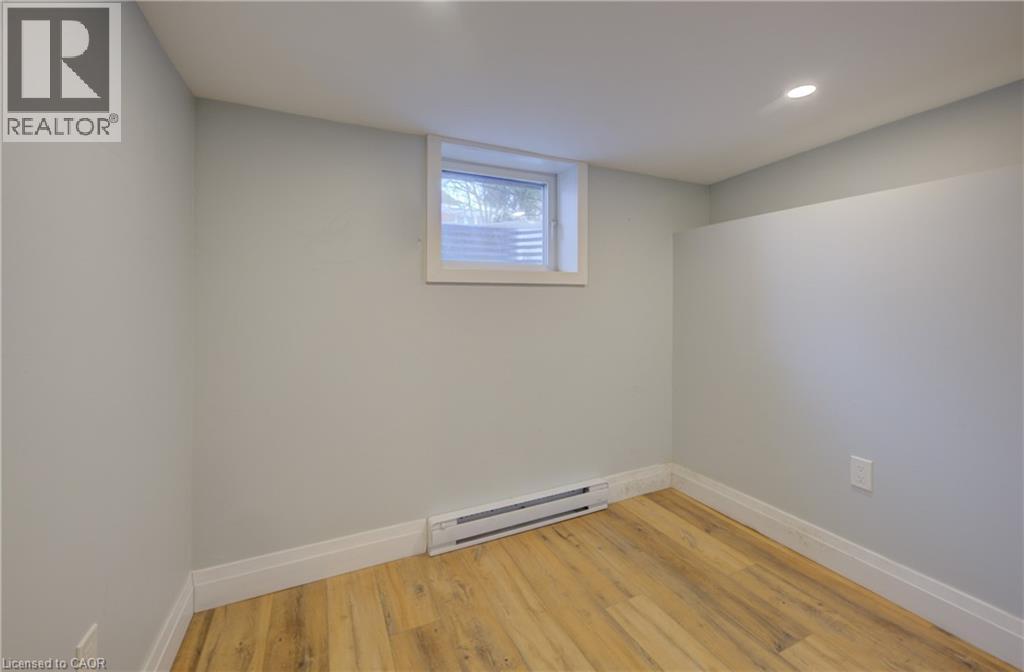 21 Fairview Avenue Unit# Basement, Kitchener, Ontario  N2H 3E7 - Photo 8 - 40838493