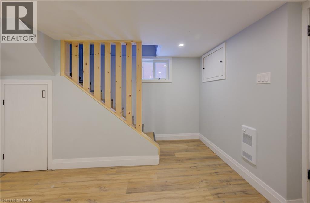 21 Fairview Avenue Unit# Basement, Kitchener, Ontario  N2H 3E7 - Photo 4 - 40838493