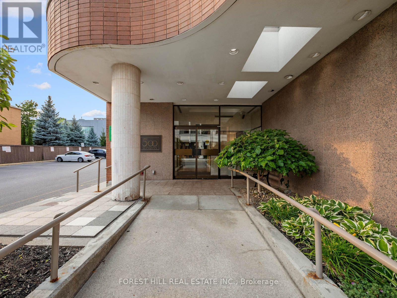 303 - 500 GLENCAIRN AVENUE Toronto (Englemount-Lawrence), ON M6B 1Z1
