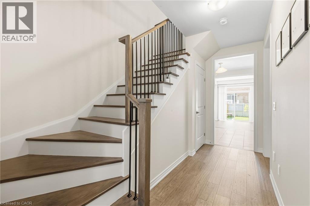 289 Raymond Road, Ancaster, Ontario  L9K 0H8 - Photo 3 - 40854750