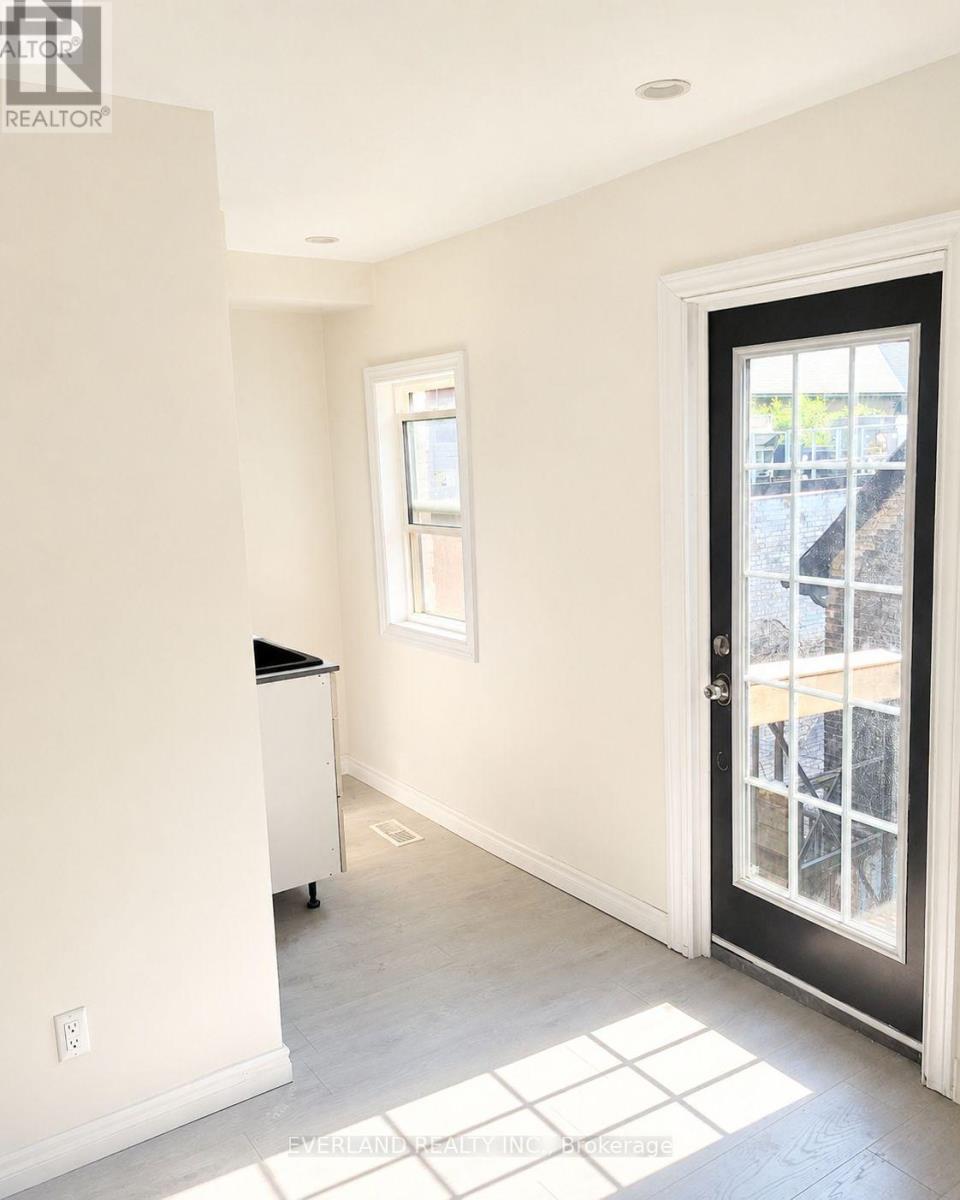 201 - 850 Bathurst Street, Toronto, Ontario M5R 3G1 - Photo 3 - C13660274