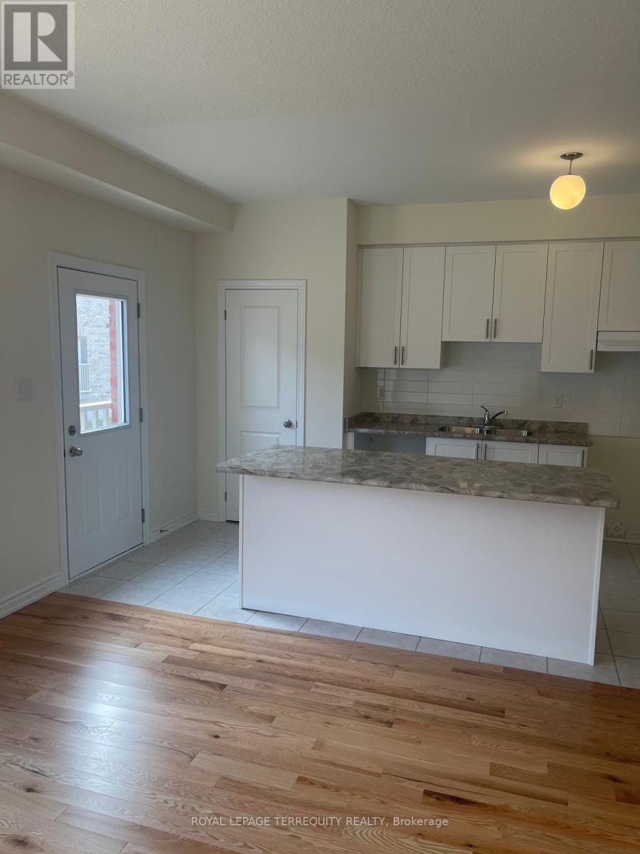 1111 Marathon Avenue, Pickering, Ontario  L1X 0L7 - Photo 12 - E13660276