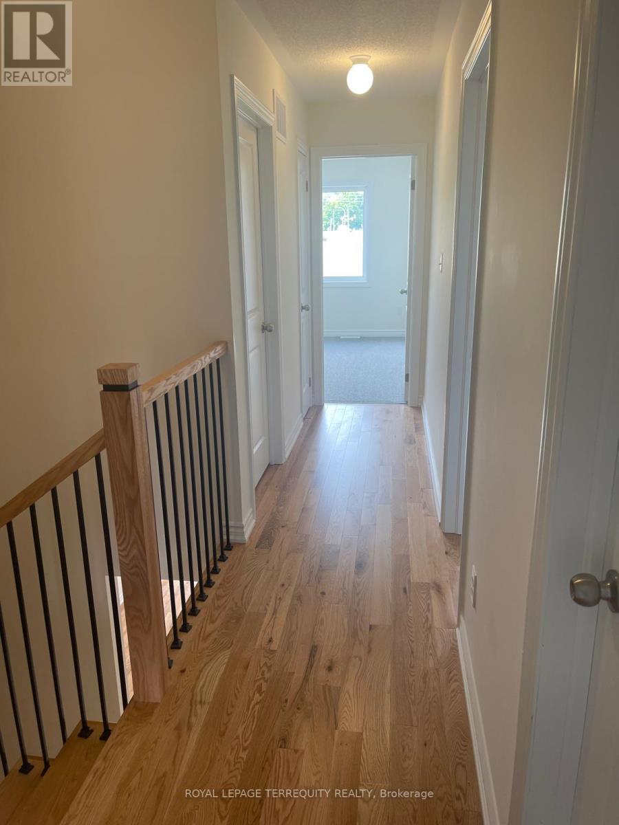 1111 Marathon Avenue, Pickering, Ontario  L1X 0L7 - Photo 13 - E13660276