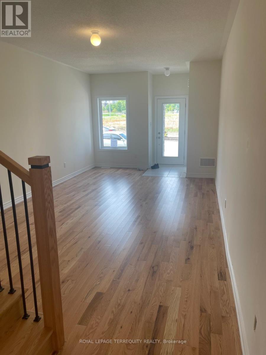 1111 Marathon Avenue, Pickering, Ontario  L1X 0L7 - Photo 2 - E13660276