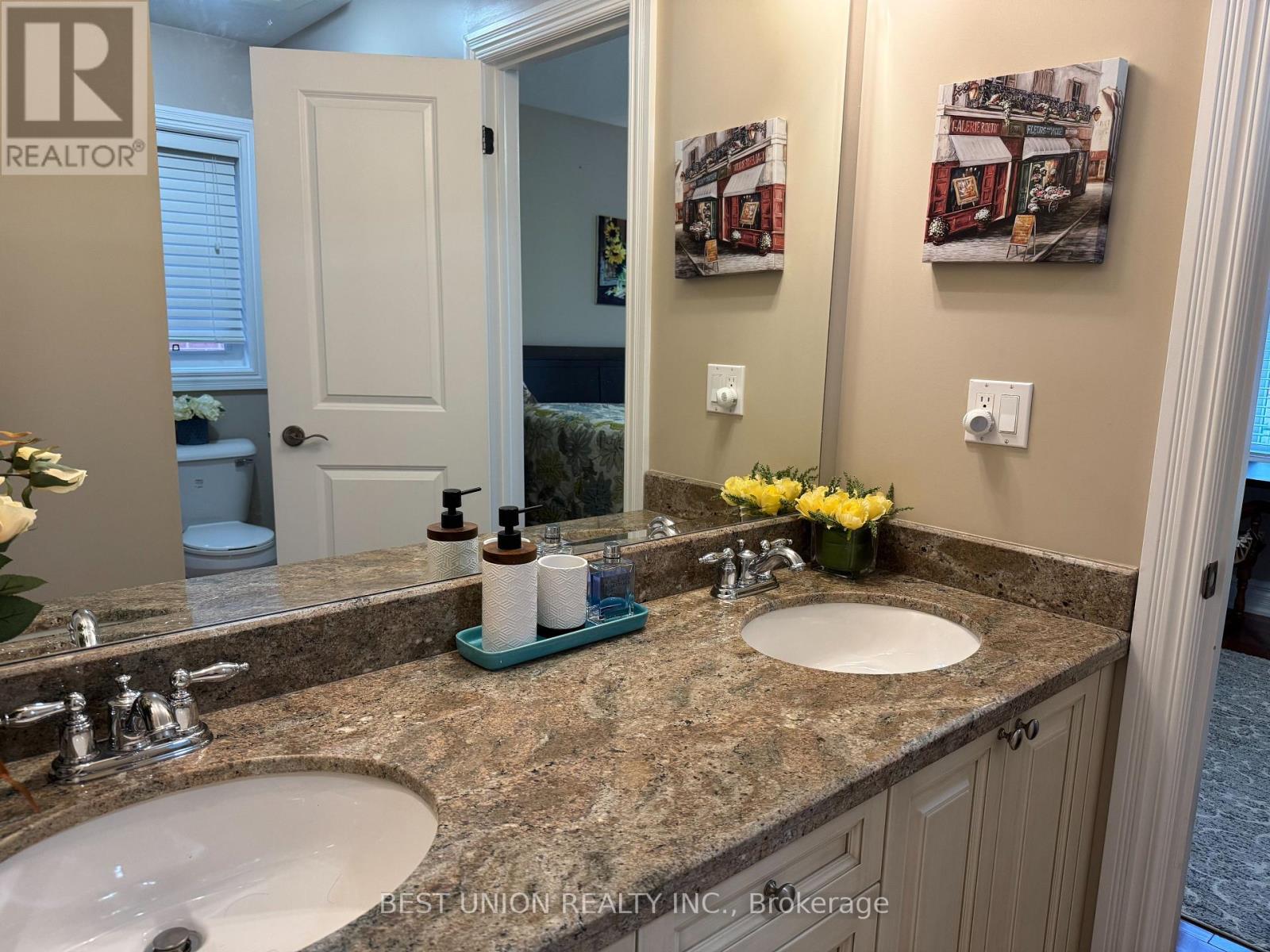 Bedroom #2 - 110 Bond Crescent, Richmond Hill, Ontario  L4E 3L1 - Photo 11 - N13660272