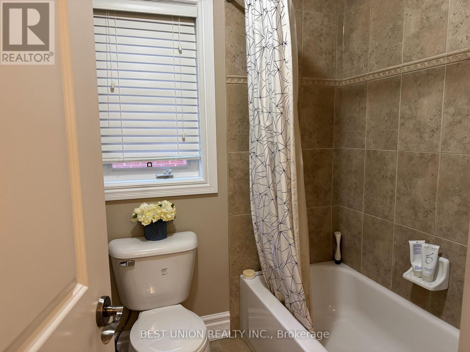 Bedroom #2 - 110 Bond Crescent, Richmond Hill, Ontario  L4E 3L1 - Photo 12 - N13660272