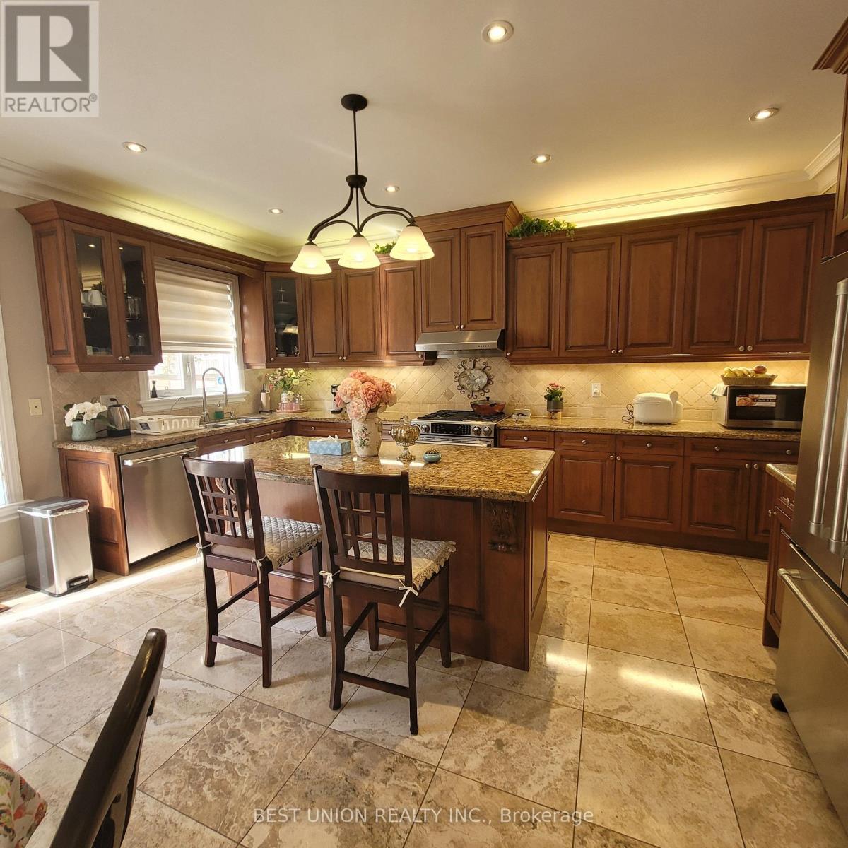 Bedroom #2 - 110 Bond Crescent, Richmond Hill, Ontario  L4E 3L1 - Photo 2 - N13660272