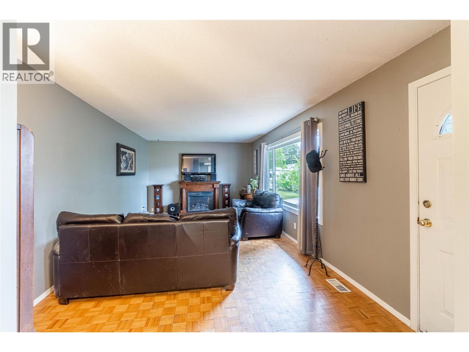 2255 Fleetwood Avenue, Kamloops, British Columbia  V2B 4S6 - Photo 5 - 10397377