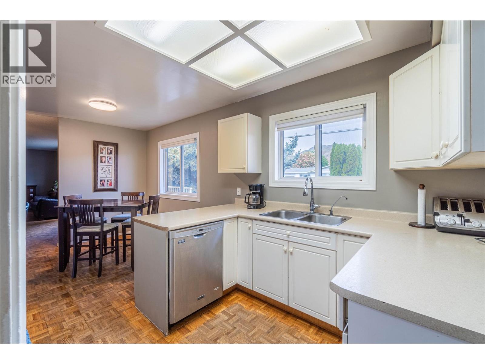 2255 Fleetwood Avenue, Kamloops, British Columbia  V2B 4S6 - Photo 8 - 10397377