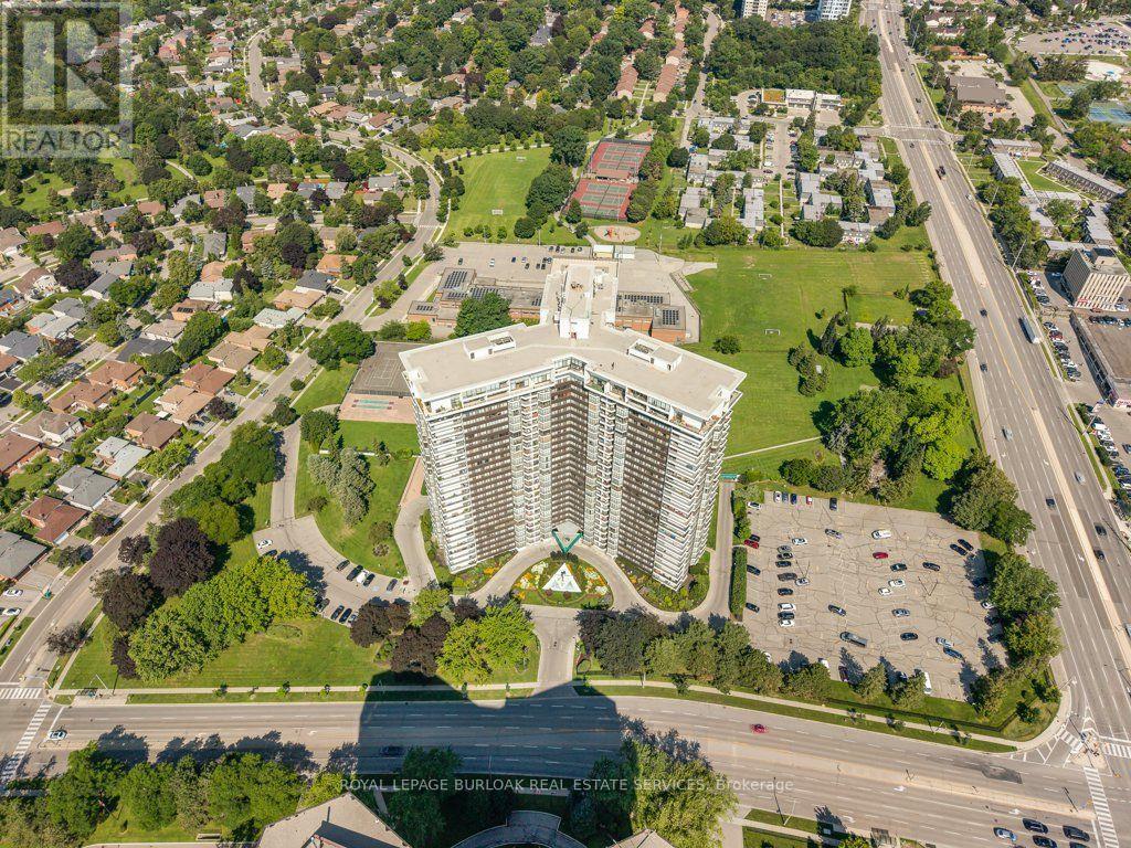 718 - 1333 Bloor Street, Mississauga, Ontario  L4Y 3T6 - Photo 2 - W13660240