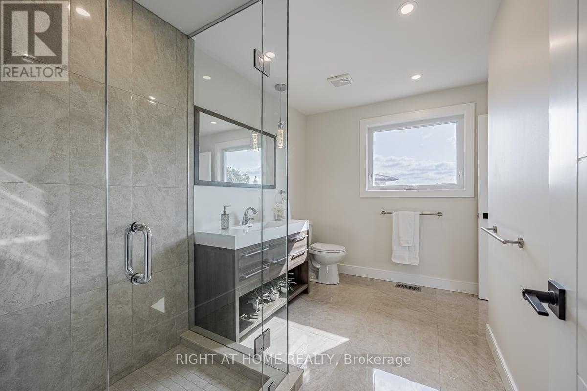 690 Hillman Crescent, Mississauga, Ontario  L4Y 2H9 - Photo 10 - W13660258