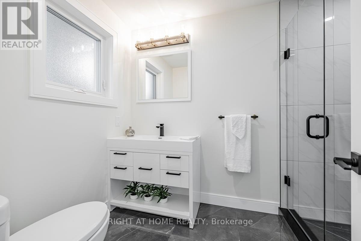 690 Hillman Crescent, Mississauga, Ontario  L4Y 2H9 - Photo 14 - W13660258