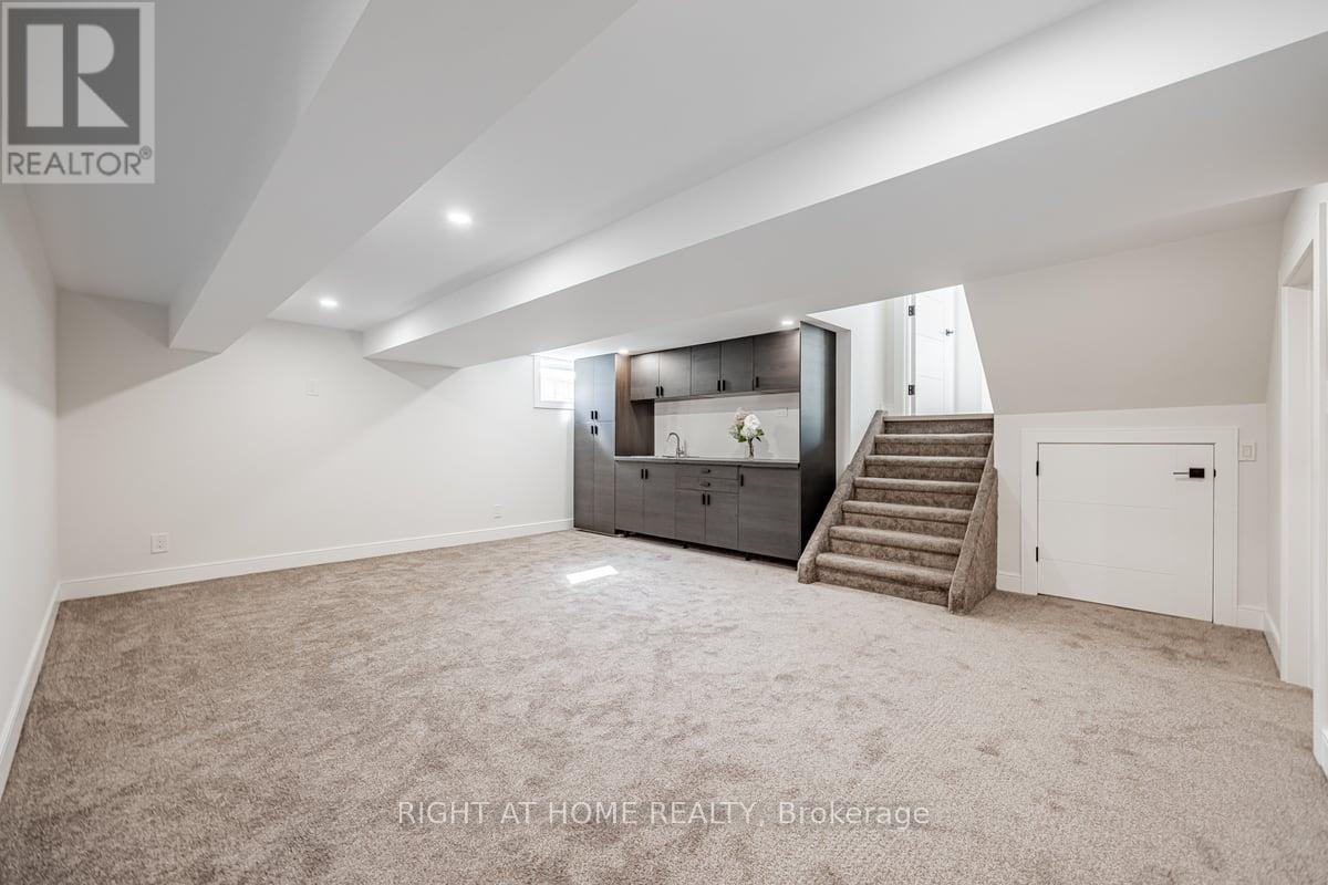 690 Hillman Crescent, Mississauga, Ontario  L4Y 2H9 - Photo 16 - W13660258