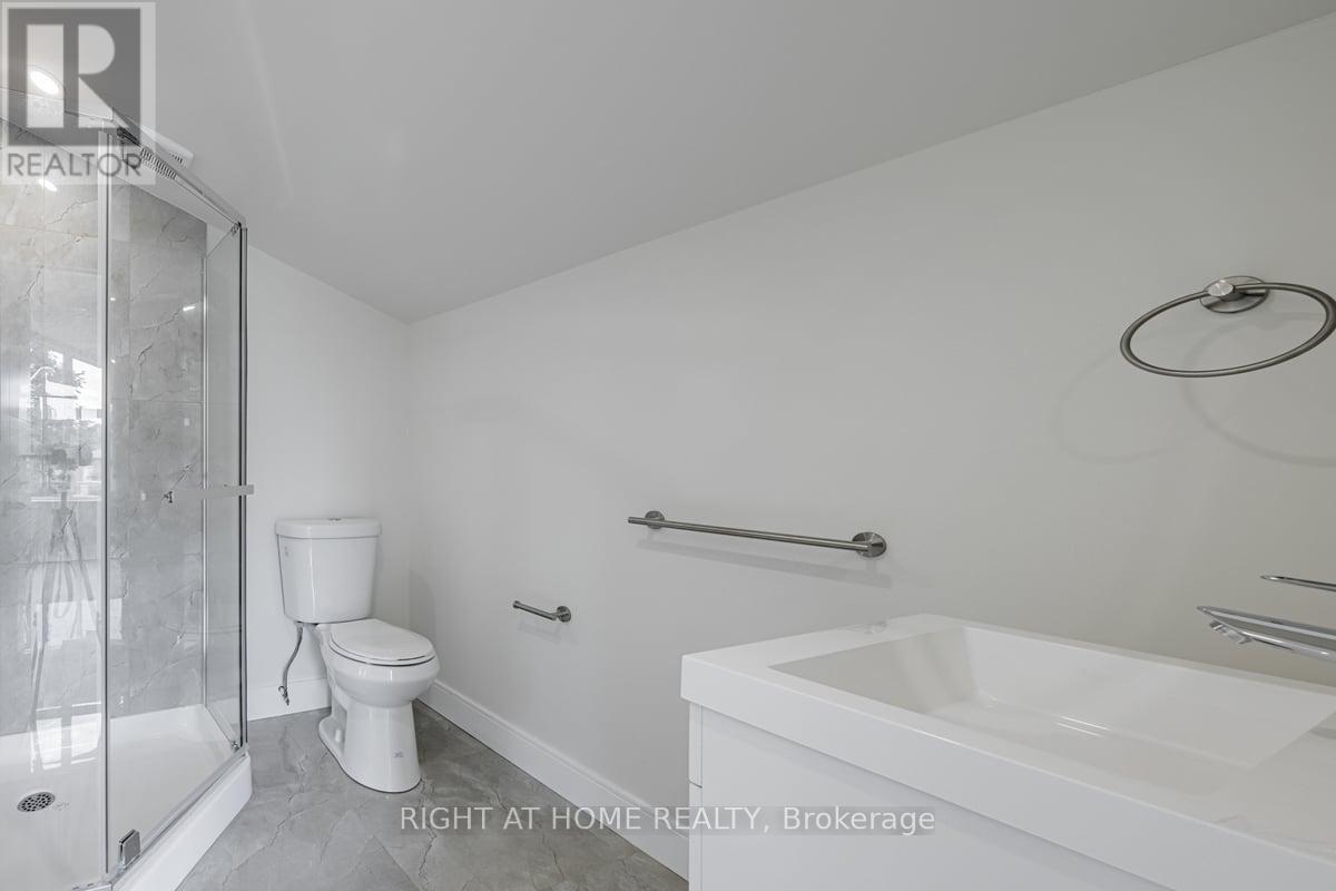 690 Hillman Crescent, Mississauga, Ontario  L4Y 2H9 - Photo 9 - W13660258