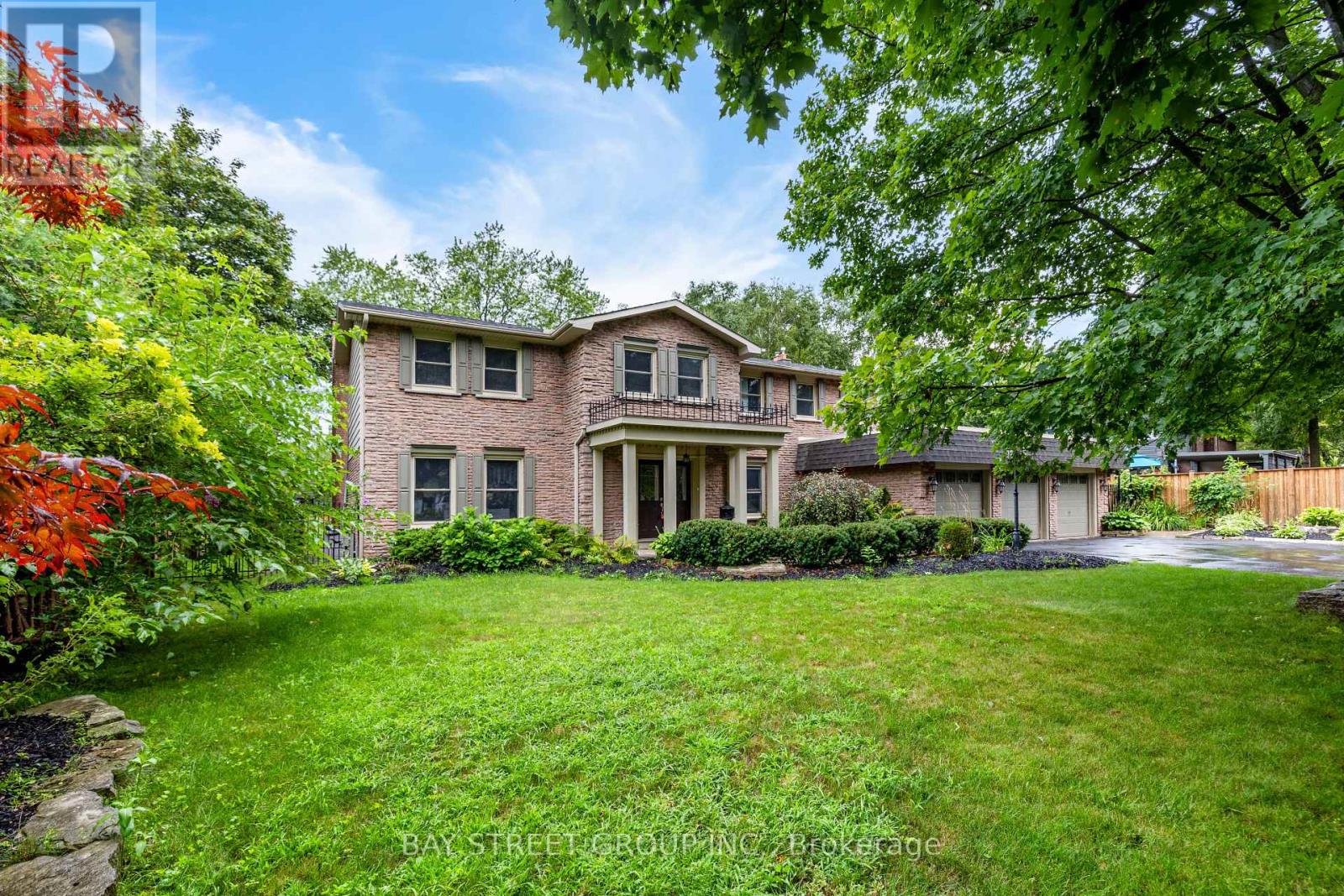 244 COLCHESTER DRIVE, Oakville, Ontario