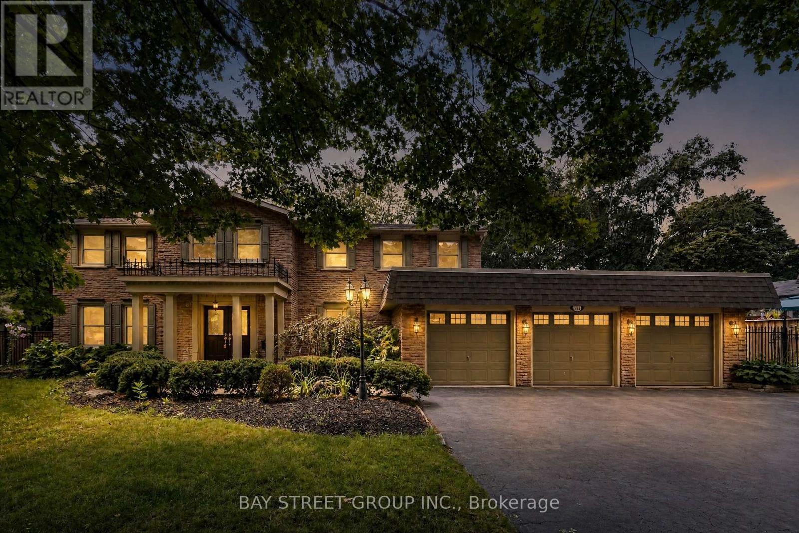 244 Colchester Drive, Oakville, Ontario  L6J 5S5 - Photo 2 - W13658672