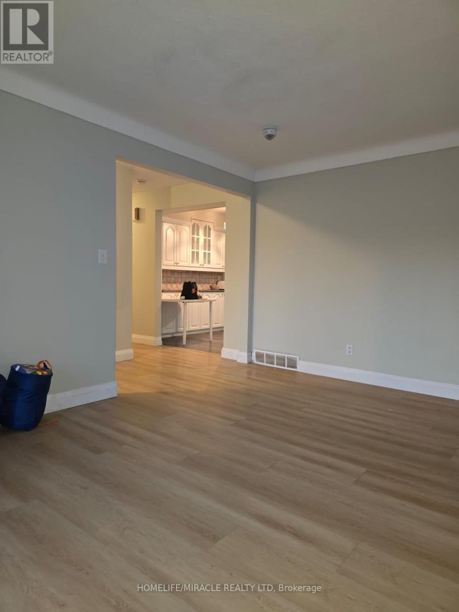 UPPER - 26 GLENGARRY ROAD, St. Catharines, Ontario