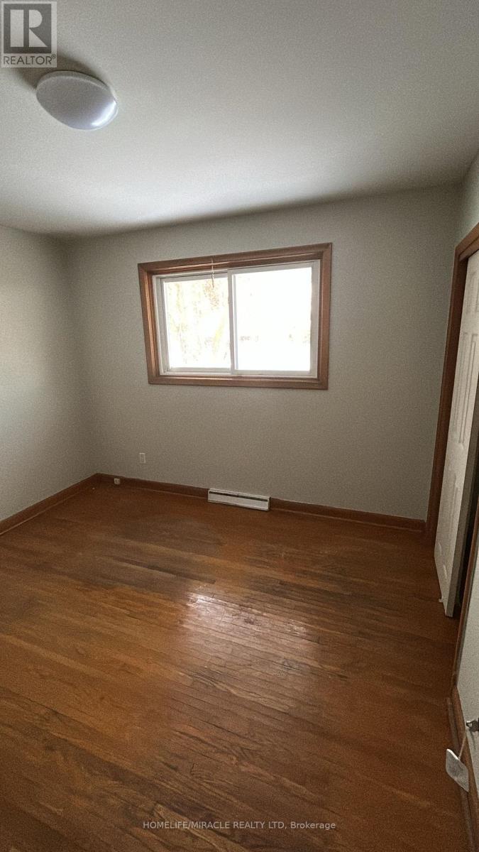 Upper - 26 Glengarry Road, St. Catharines, Ontario  L2T 2V2 - Photo 4 - X13660256