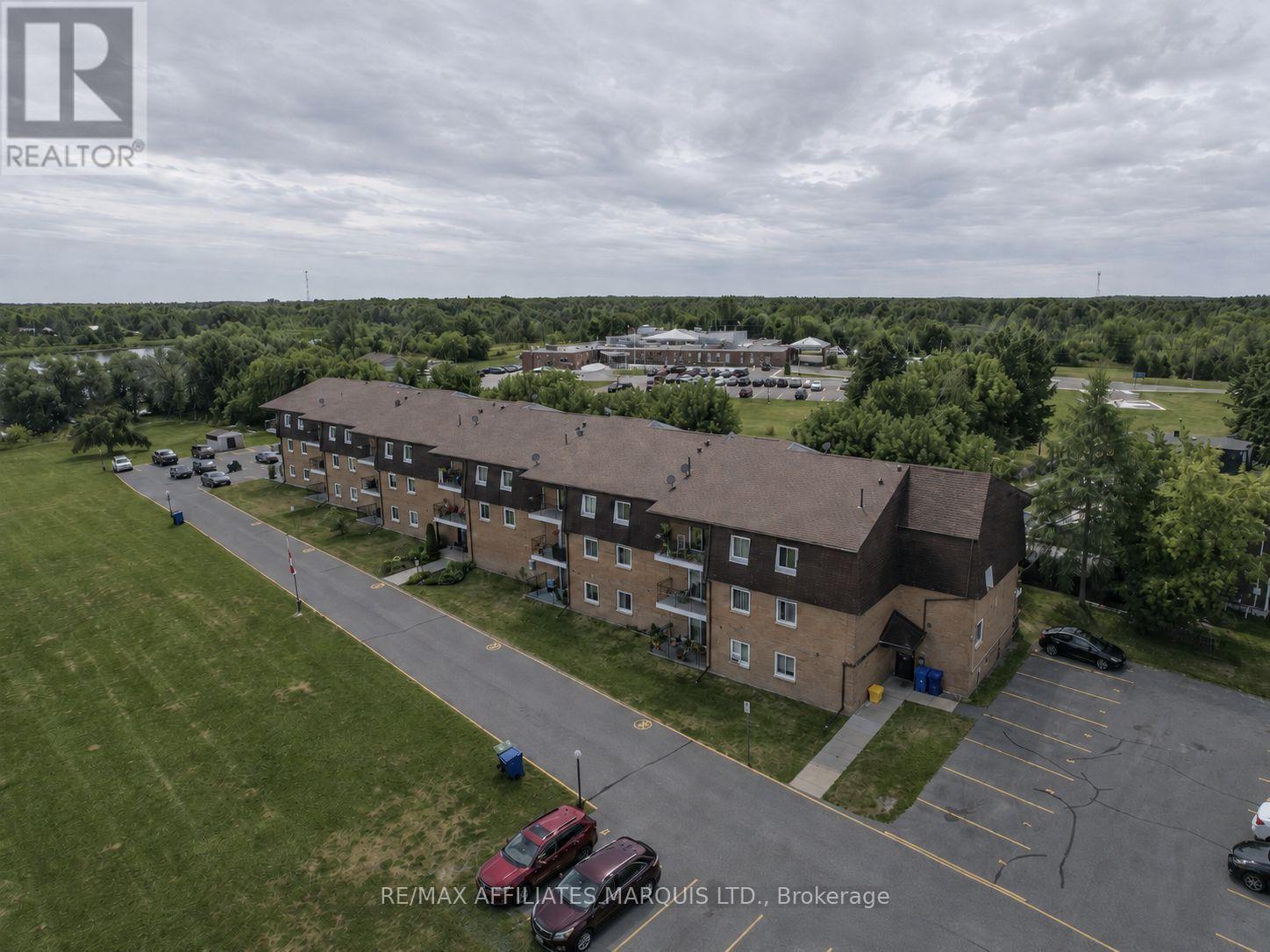 302 - 220 Kenyon Street W, North Glengarry, Ontario K0C 1A0 - Photo 2 - X13660294