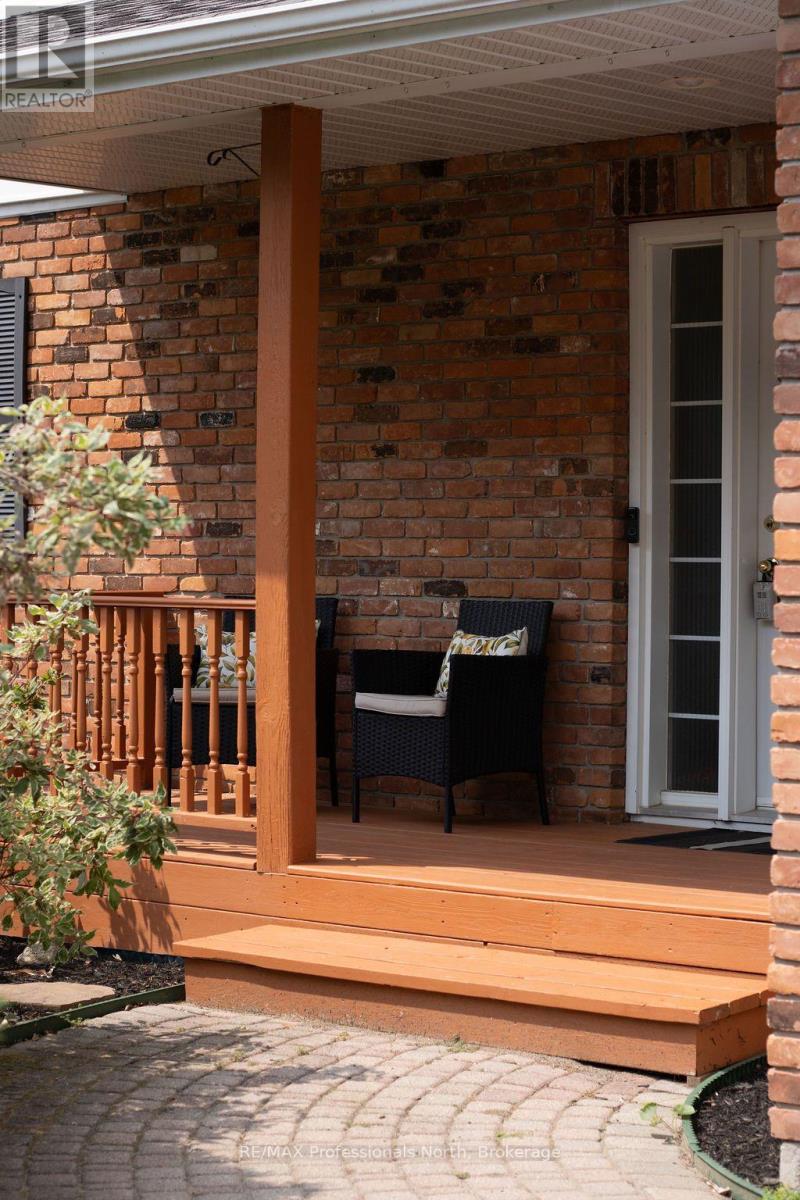 18 Heritage Crescent, Huntsville, Ontario  P1H 1S9 - Photo 2 - X13660306