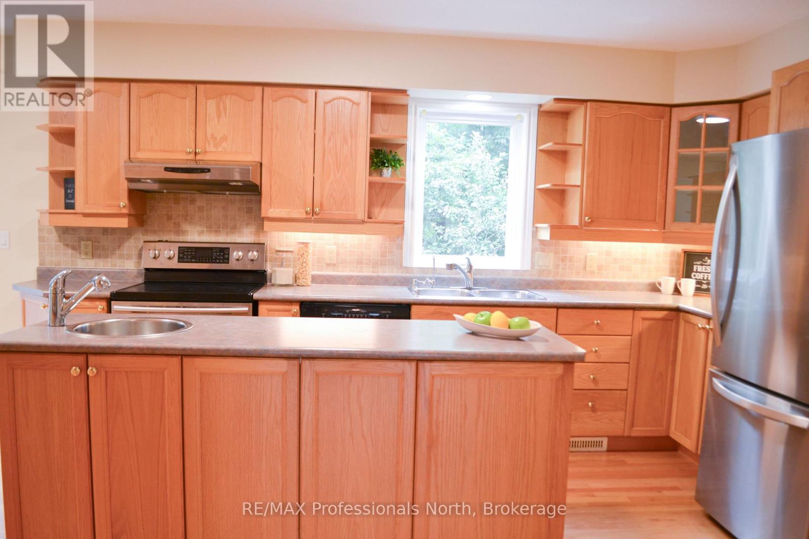 18 Heritage Crescent, Huntsville, Ontario  P1H 1S9 - Photo 8 - X13660306