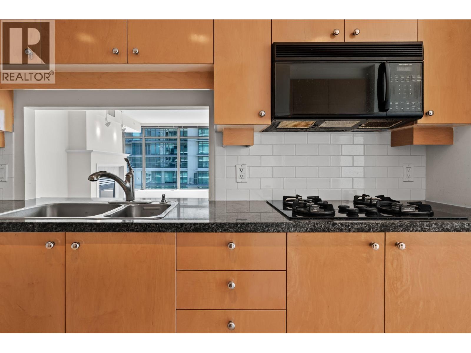 1803 1710 Bayshore Drive, Vancouver, British Columbia  V6G 3G4 - Photo 3 - R3154547