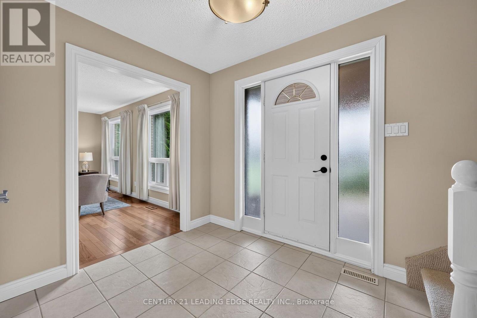 6 Cairns Boulevard, Springwater, Ontario  L9X 0N8 - Photo 11 - S13660224