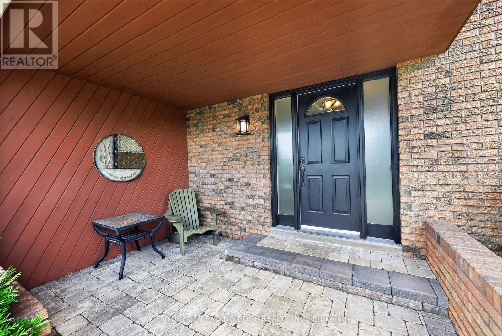 6 Cairns Boulevard, Springwater, Ontario  L9X 0N8 - Photo 9 - S13660224