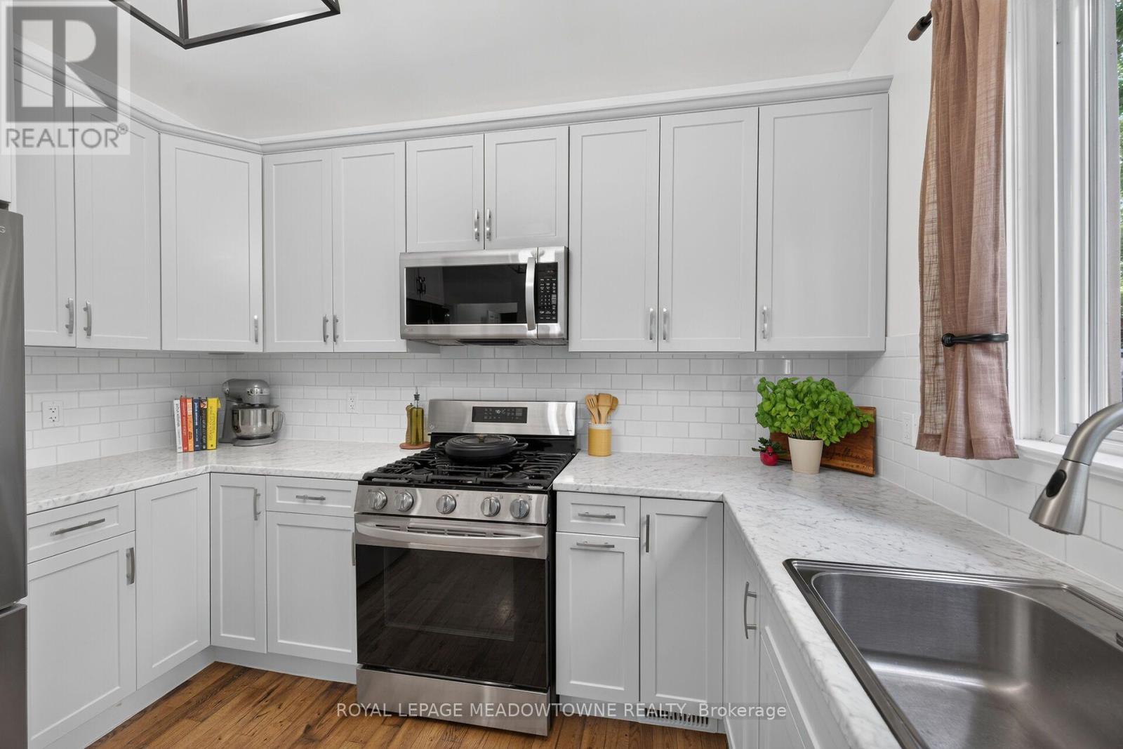 11 Stirton Avenue, Brantford, Ontario  N3T 1E2 - Photo 10 - X13574978