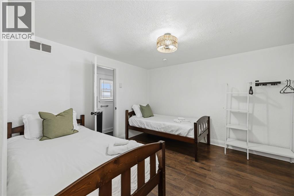 7424 Lakeshore Road, Lambton Shores, Ontario  N0N 1J3 - Photo 18 - 26019442