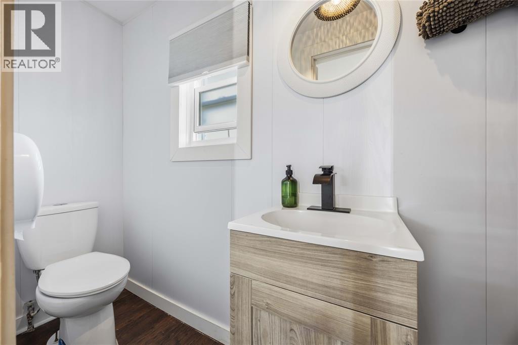 7424 Lakeshore Road, Lambton Shores, Ontario  N0N 1J3 - Photo 21 - 26019442