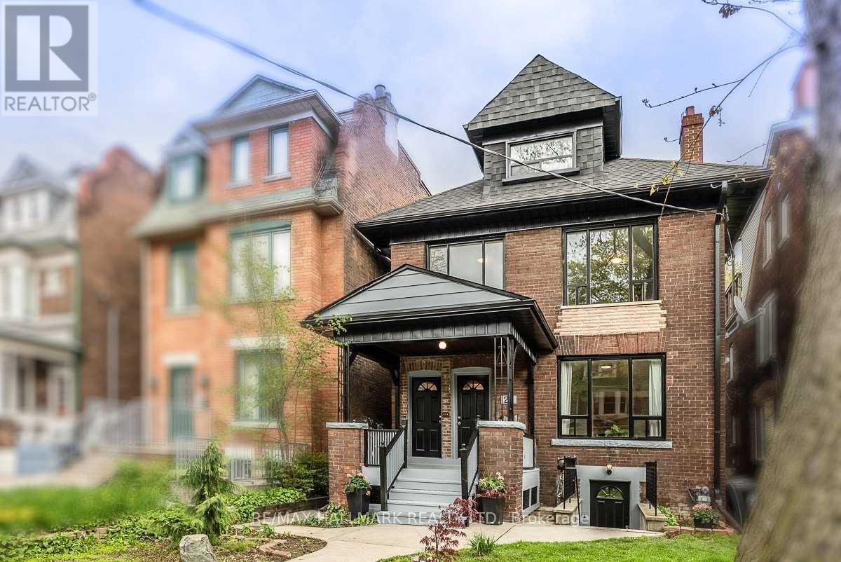 LOFT - 27 DELAWARE AVENUE, Toronto, Ontario