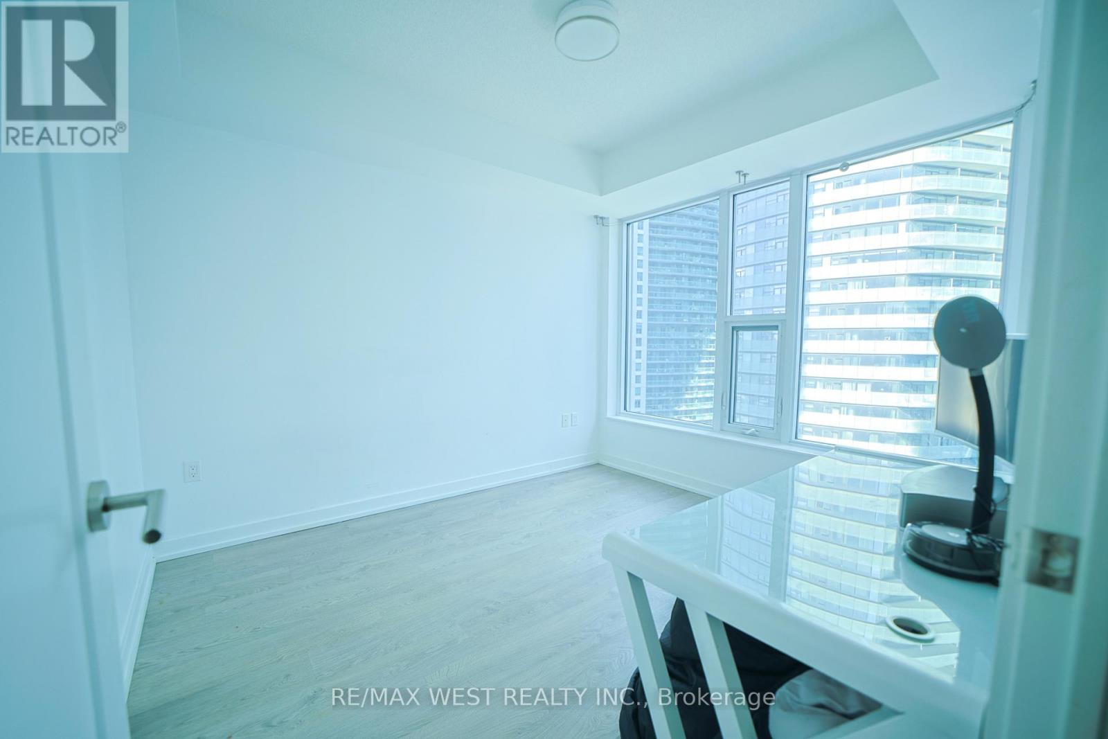 1101 - 10 York Street, Toronto, Ontario  M5J 0E1 - Photo 10 - C13660354