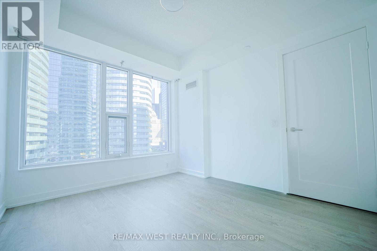 1101 - 10 York Street, Toronto, Ontario  M5J 0E1 - Photo 11 - C13660354