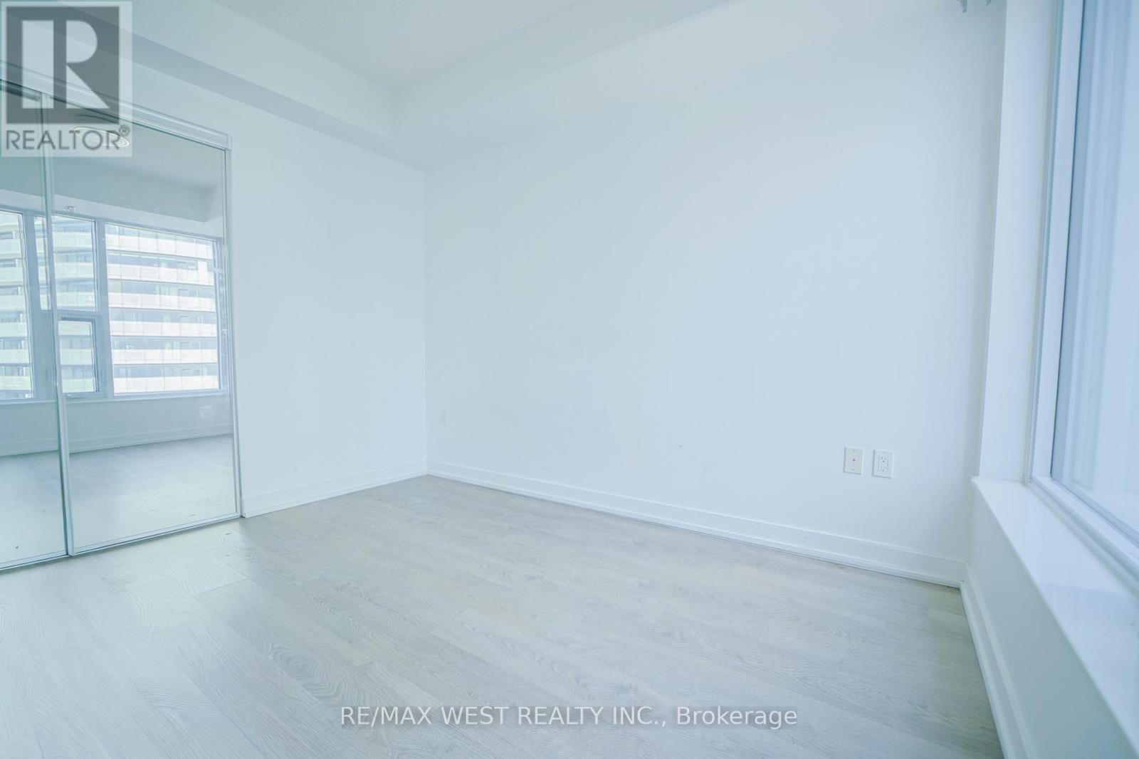 1101 - 10 York Street, Toronto, Ontario  M5J 0E1 - Photo 12 - C13660354