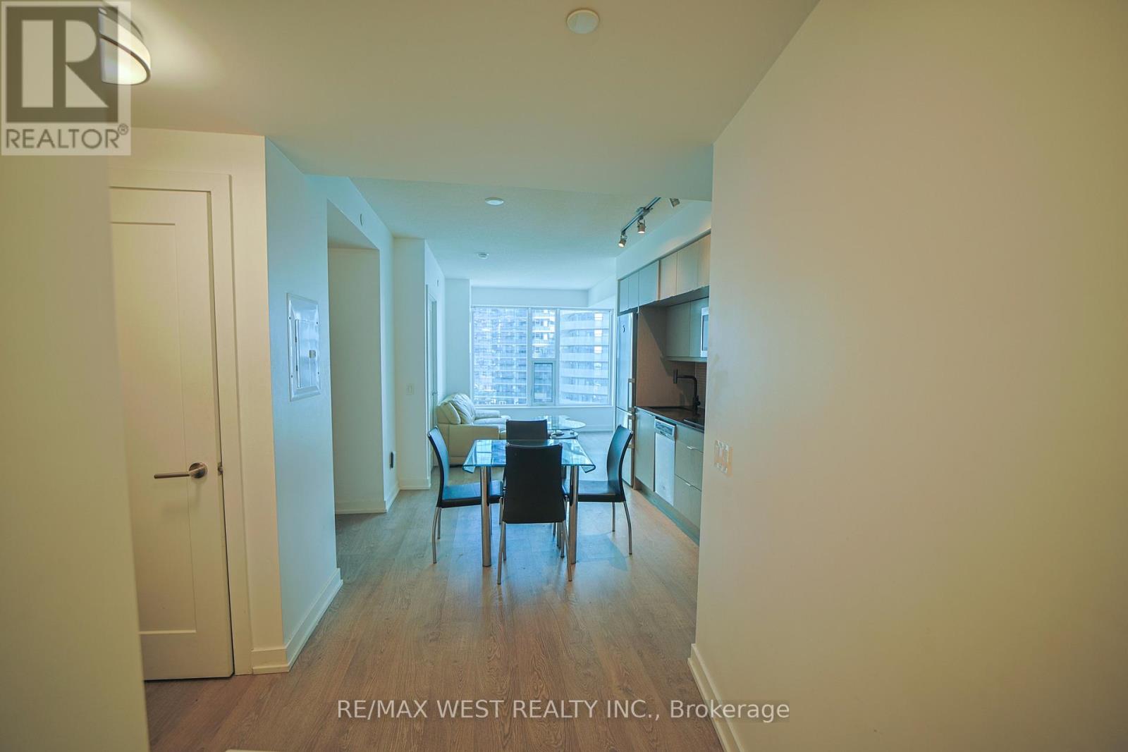 1101 - 10 York Street, Toronto, Ontario  M5J 0E1 - Photo 3 - C13660354