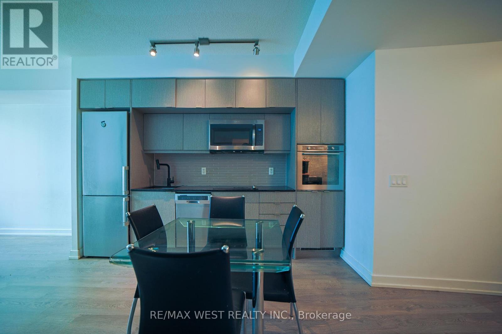 1101 - 10 York Street, Toronto, Ontario  M5J 0E1 - Photo 4 - C13660354