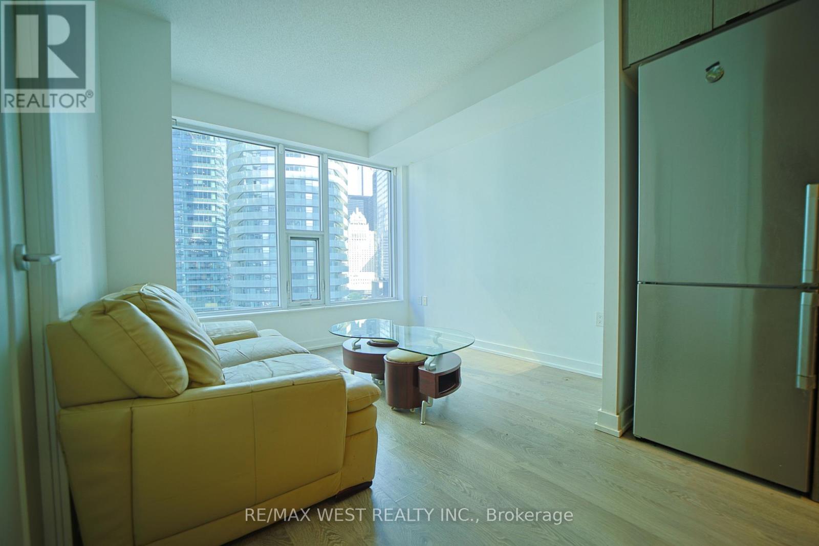 1101 - 10 York Street, Toronto, Ontario  M5J 0E1 - Photo 5 - C13660354
