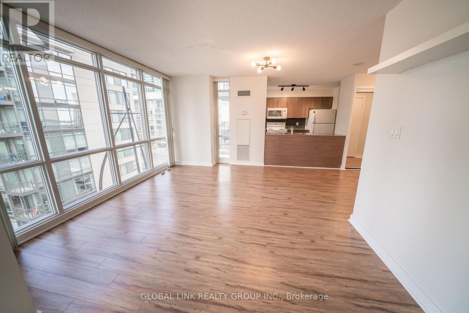 703 - 11 Brunel Court, Toronto, Ontario  M5V 3Y3 - Photo 10 - C13660360
