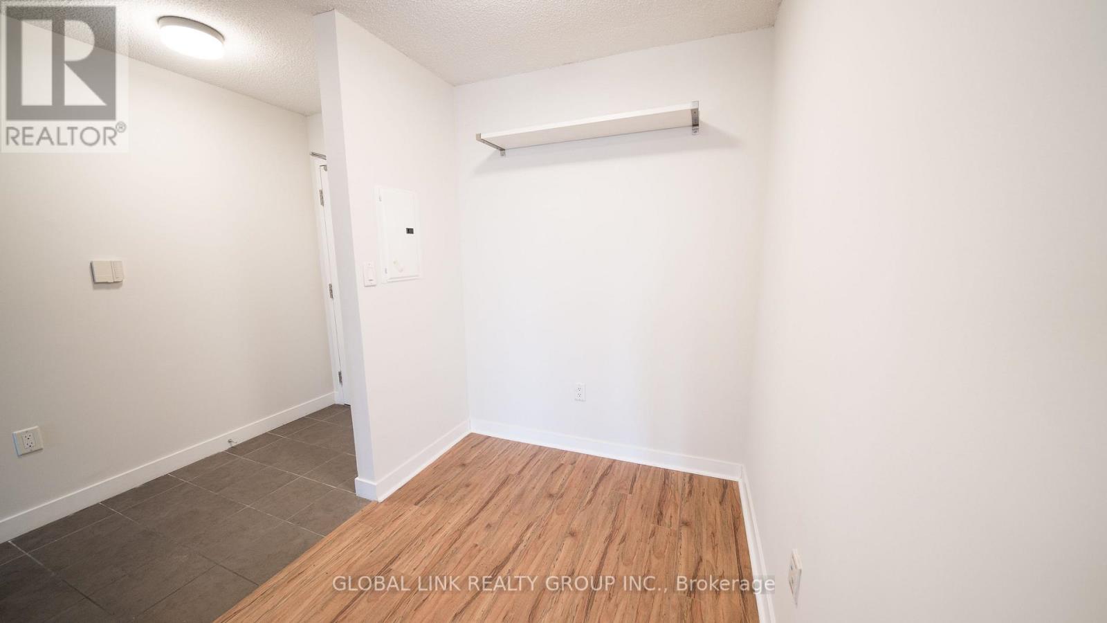 703 - 11 Brunel Court, Toronto, Ontario  M5V 3Y3 - Photo 2 - C13660360