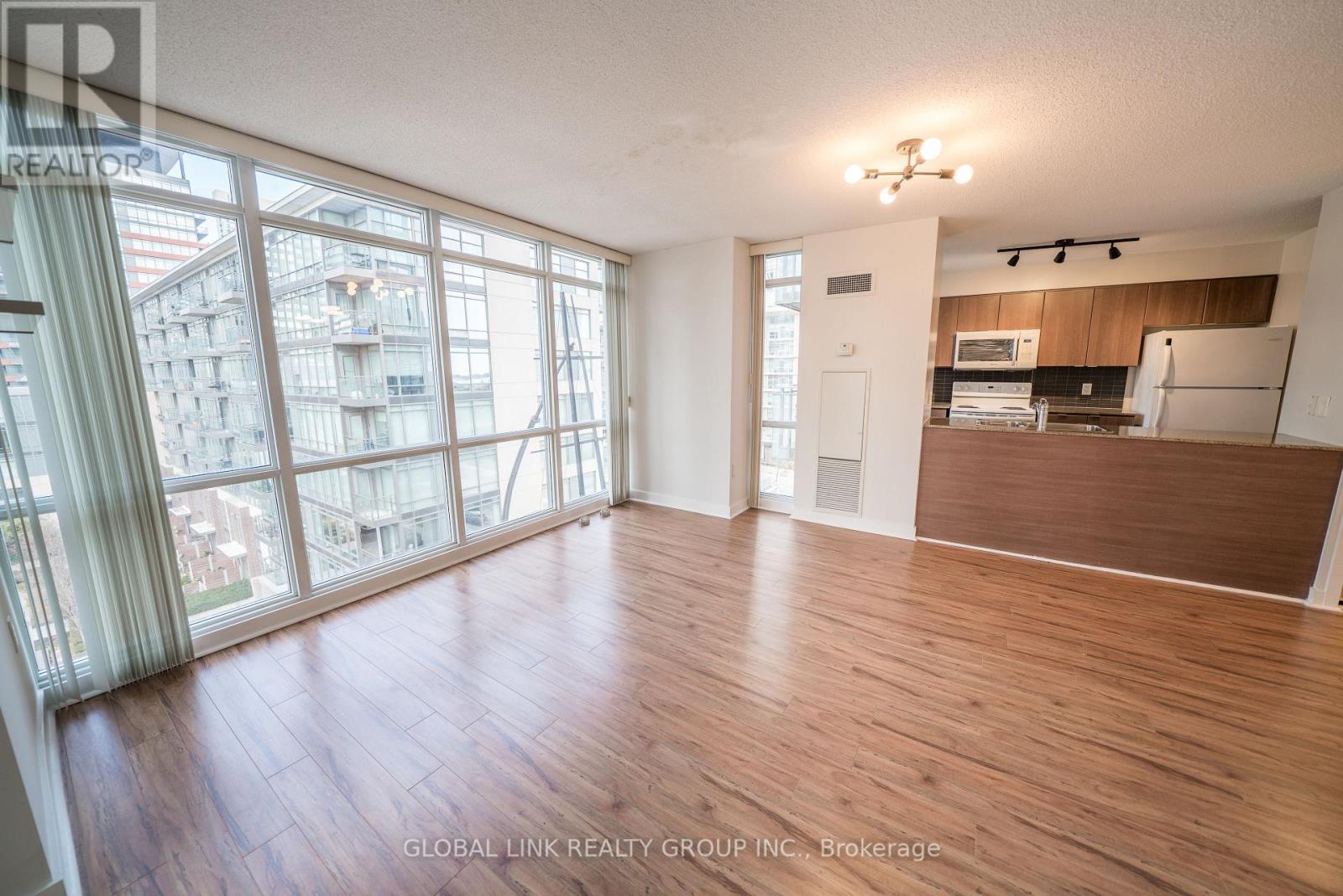 703 - 11 Brunel Court, Toronto, Ontario  M5V 3Y3 - Photo 8 - C13660360