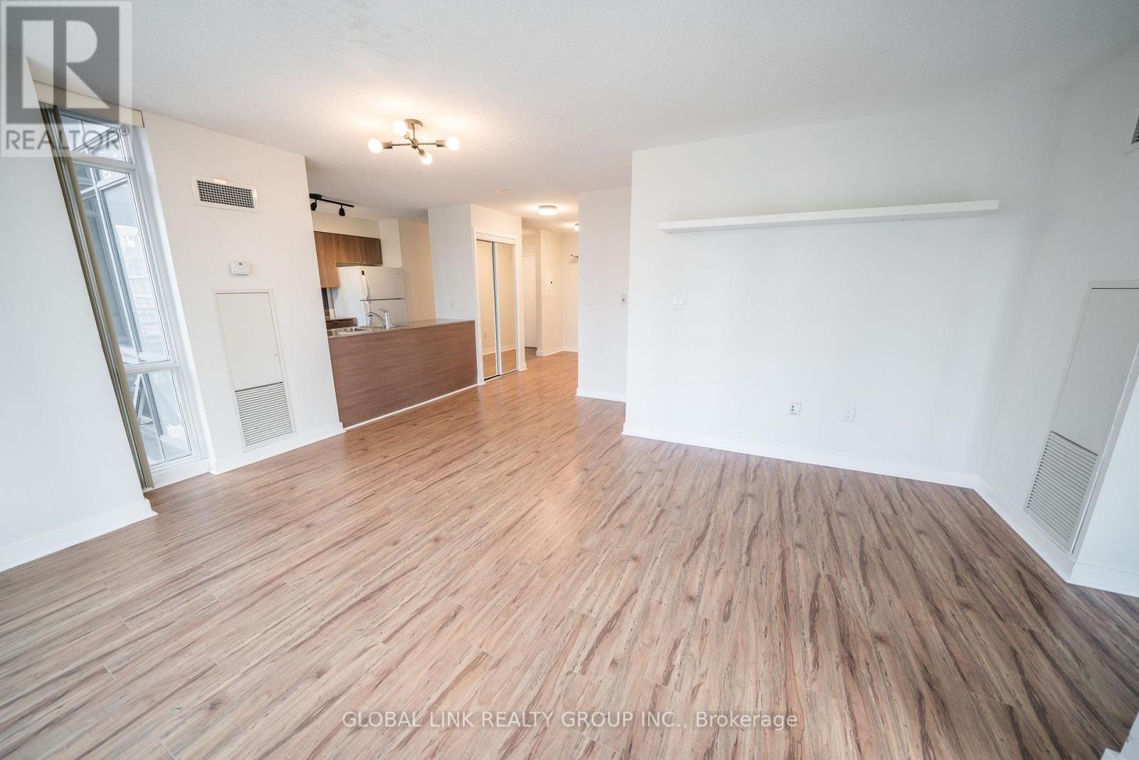 703 - 11 Brunel Court, Toronto, Ontario  M5V 3Y3 - Photo 9 - C13660360