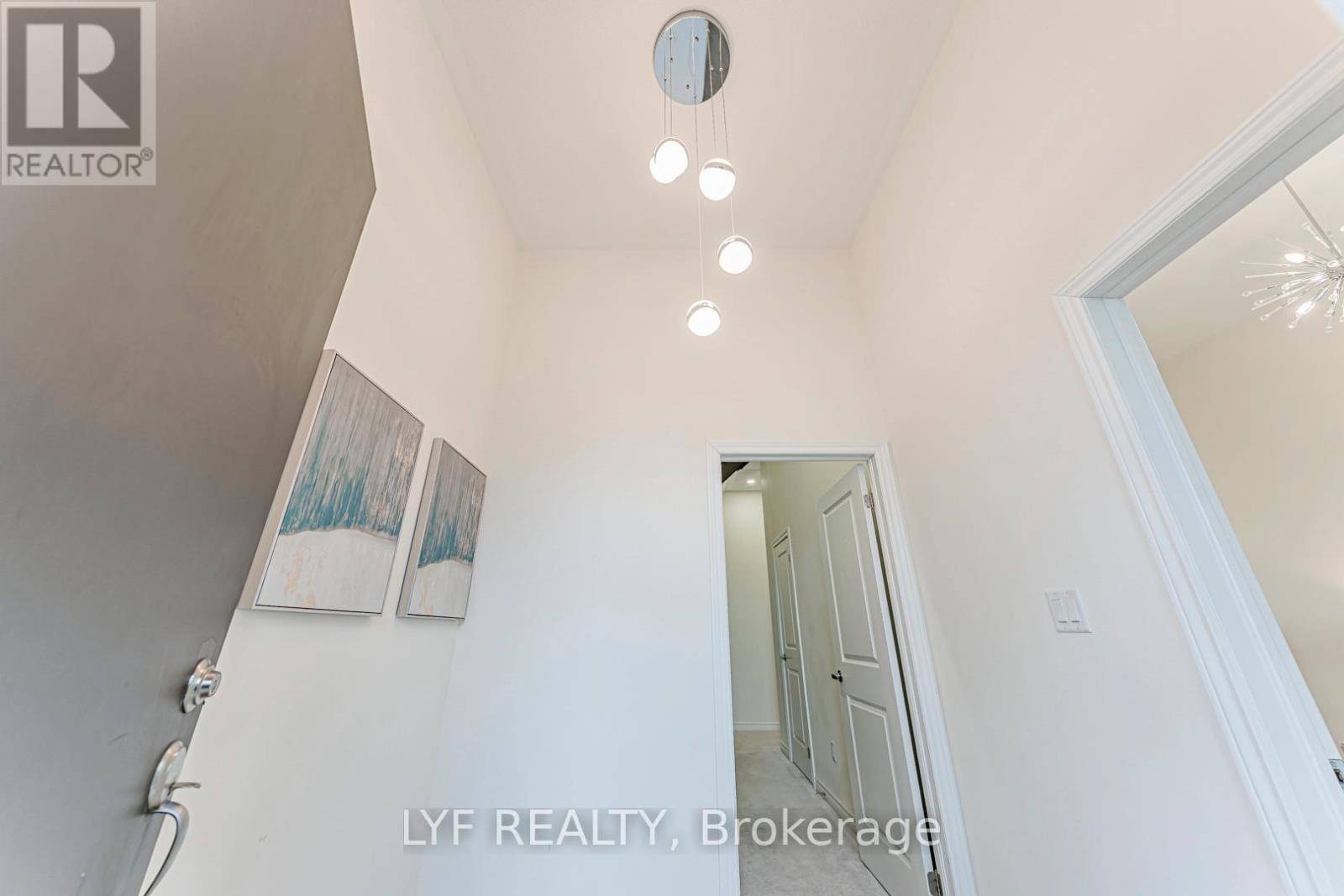 20 Lord Melborne Street, Markham, Ontario  L6C 0Z5 - Photo 3 - N13660366