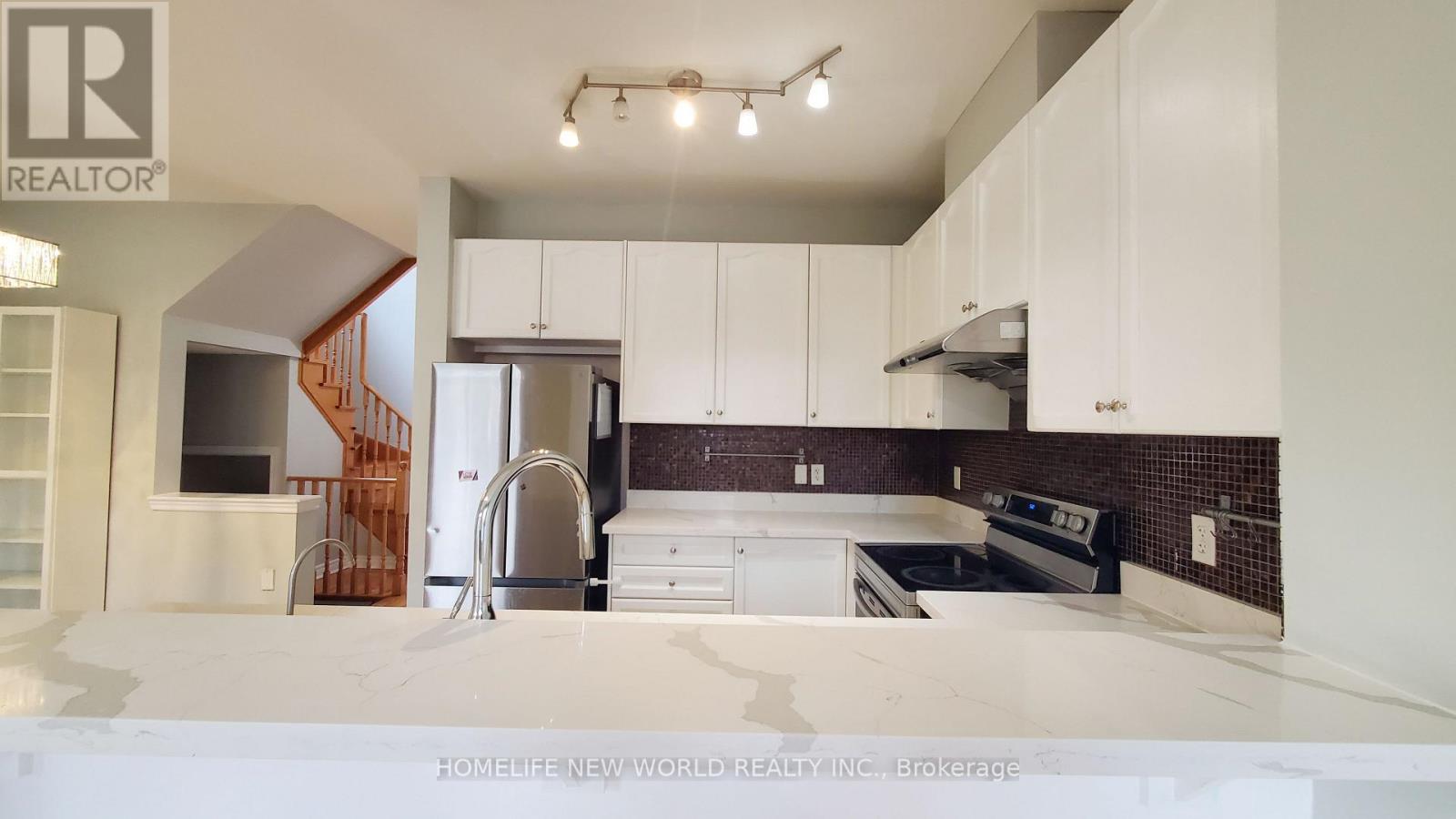 52 Mantle Avenue, Whitchurch-Stouffville, Ontario  L4A 0M5 - Photo 8 - N13660378